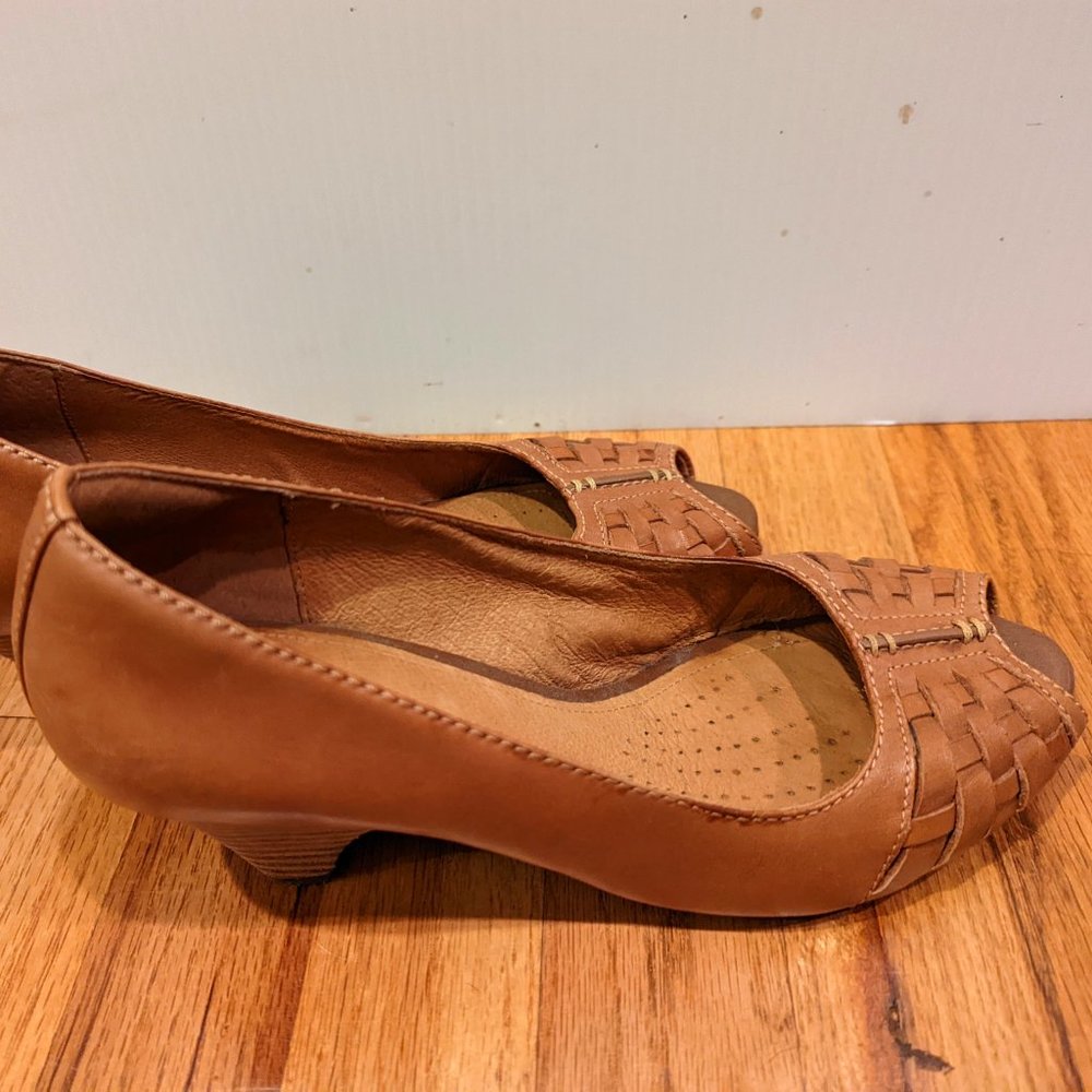 Clarks: Zaya Path in cognac leather